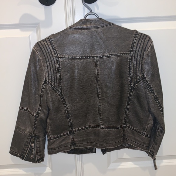 Leather jacket - Picture 2 of 2